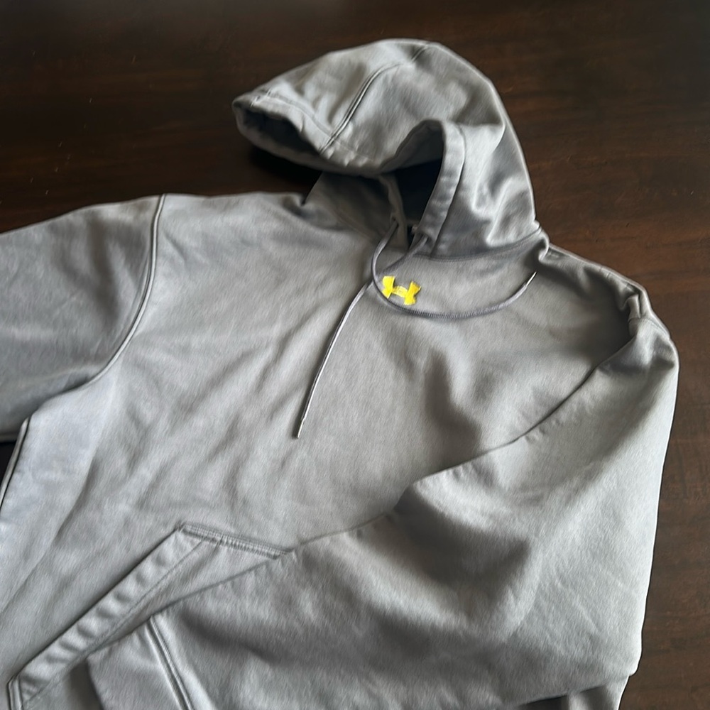 Medium (loose fit) under armor grey hoodie